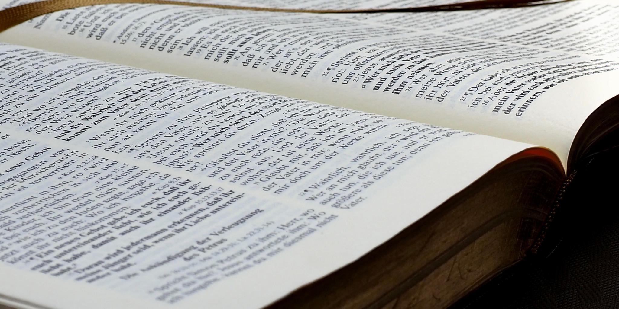 Aufgeschlagene Bibel