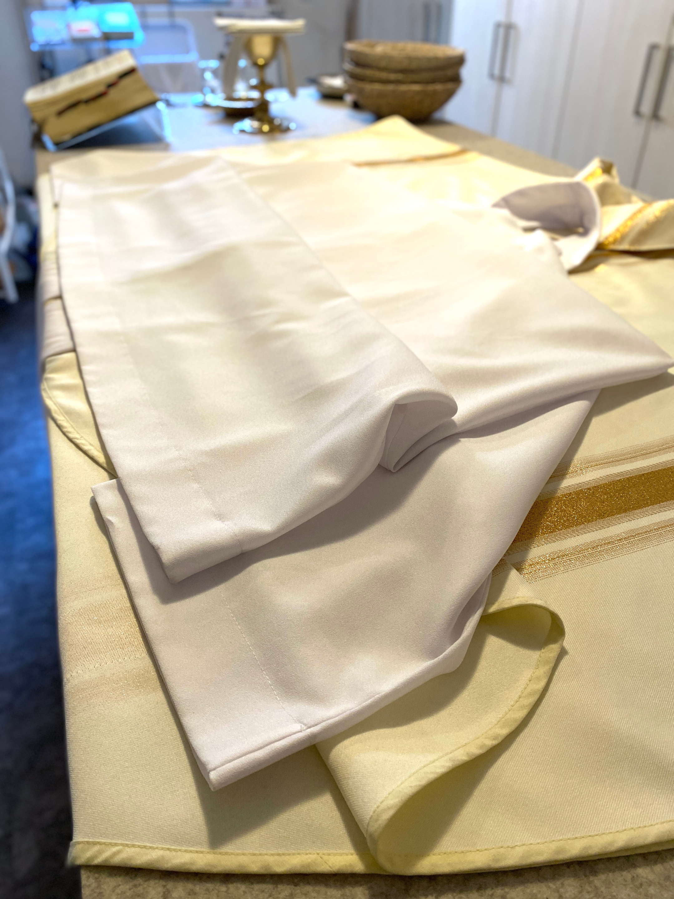 Messgewand (c) img_5157_by_Sylvio_Krueger_pfarrbriefservice Messgewand